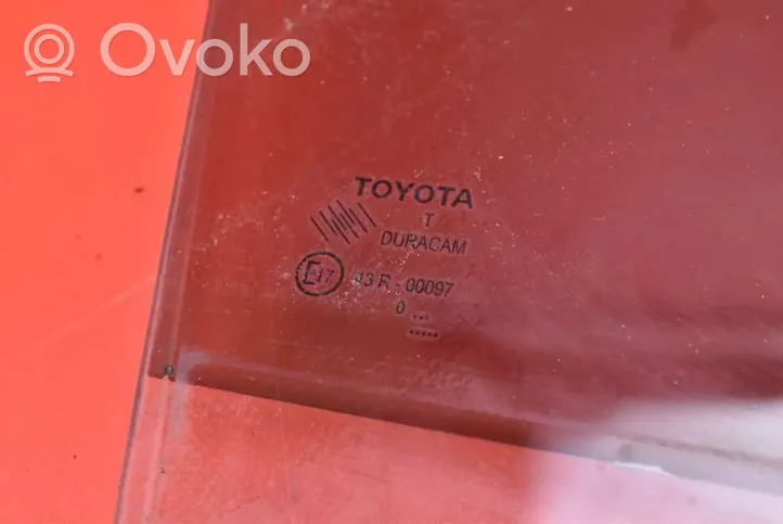 Toyota Corolla Verso E110 Szyba drzwi tylnych TOYOTA