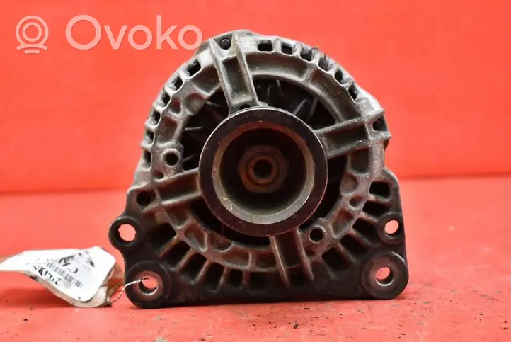 Volkswagen Bora Generatore/alternatore 037903025E