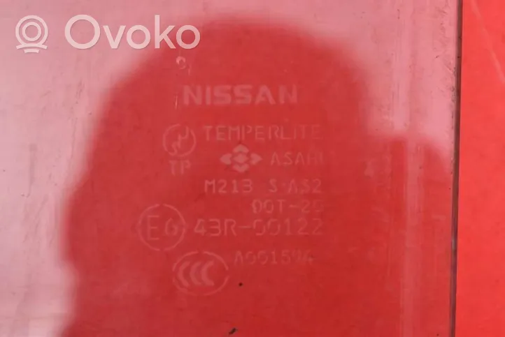 Nissan X-Trail T30 Pagrindinis galinių durų stiklas NISSAN