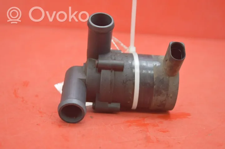 Volkswagen Touareg I Pompe de circulation d'eau 7L0965561A