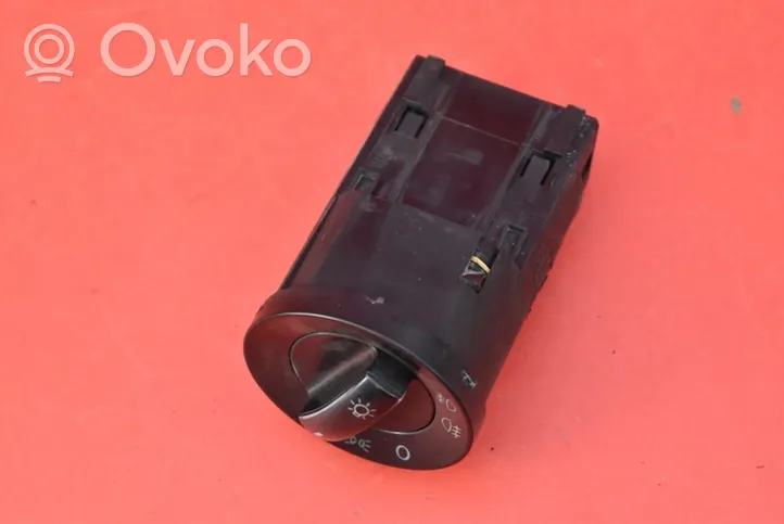 Volkswagen Polo Light switch 