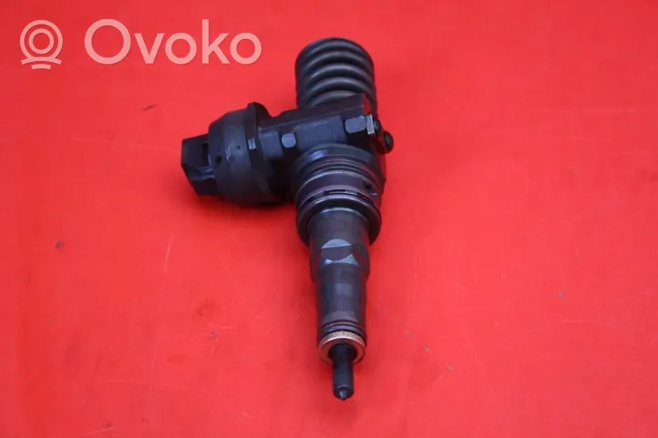 Volkswagen Touareg I Injecteur de carburant 070130073N