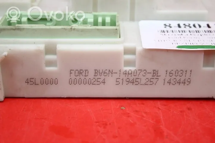 Ford Focus Boîte à fusibles BV6N-14A073-BL