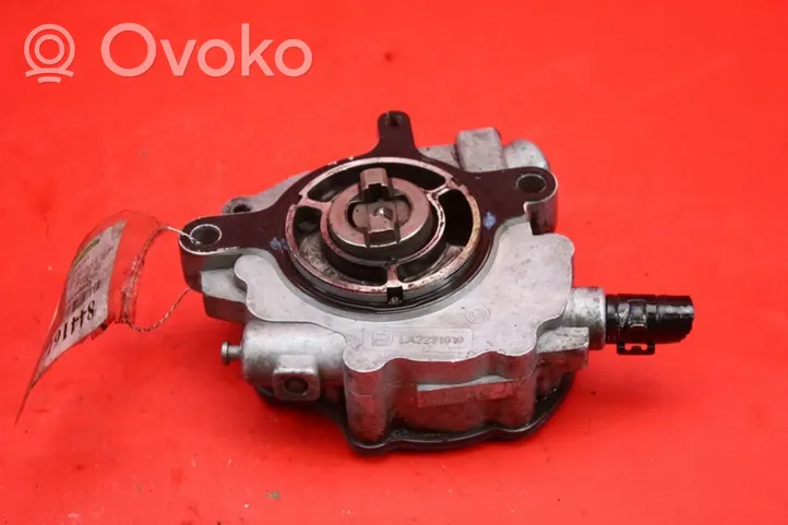 Volkswagen Touareg I Vacuum pump 07Z127025E