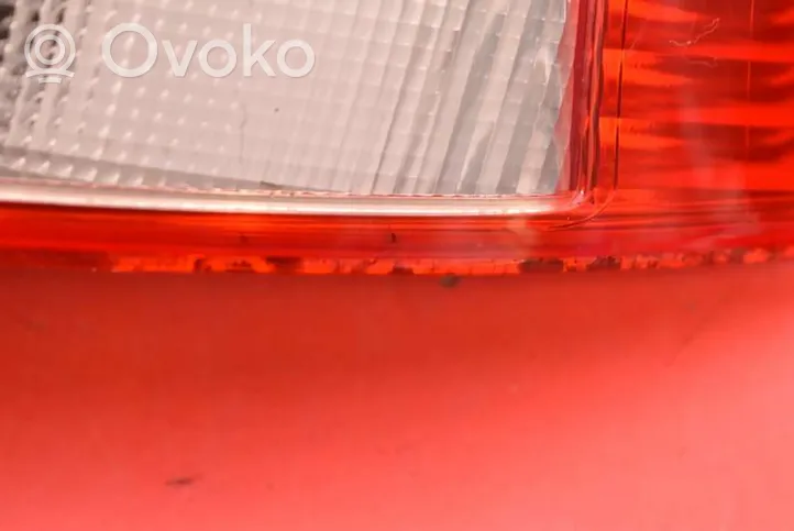 Toyota Yaris Задний фонарь в кузове TOYOTA