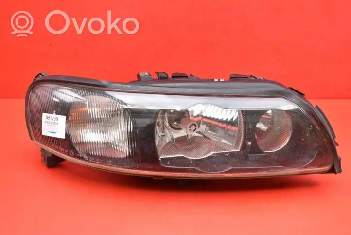 Volvo XC70 Lampa przednia 30655906