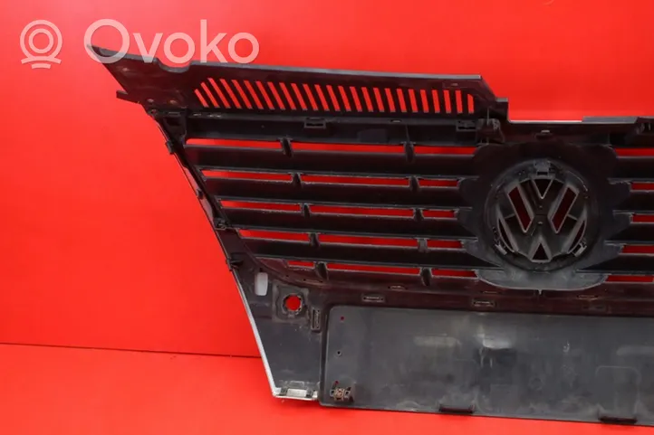 Volkswagen PASSAT B6 Front grill 3C0853651AF