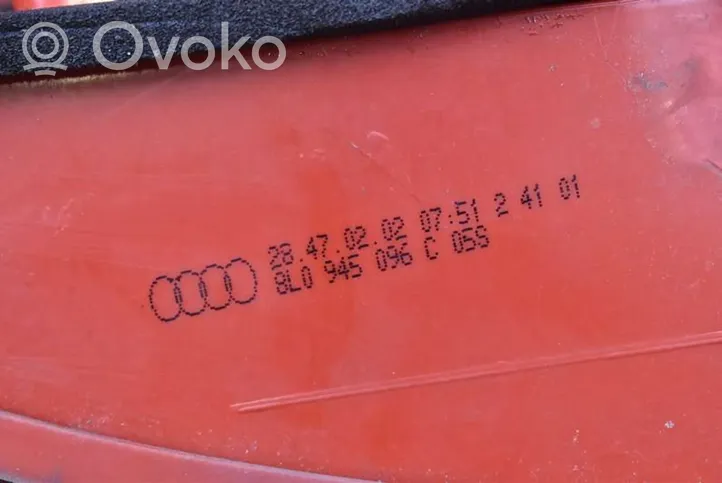 Audi A3 S3 8L Aizmugurējais lukturis virsbūvē 8L0945096C