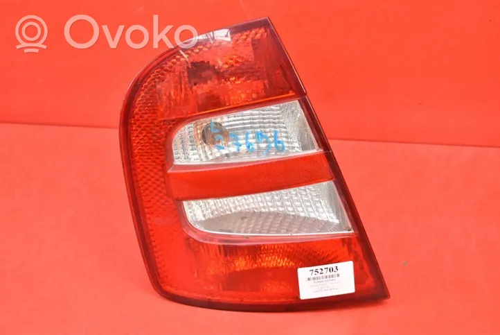 Skoda Fabia Mk1 (6Y) Luz trasera/de freno 6Y6945095D