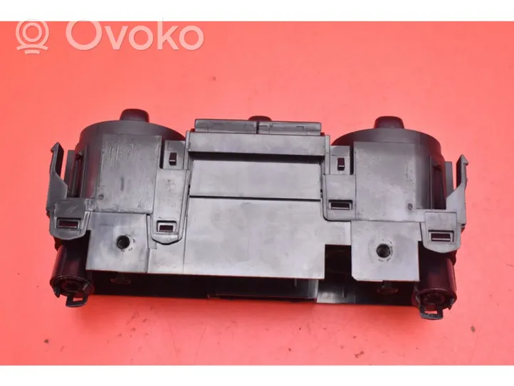 Skoda Fabia Mk3 (NJ) Ilmastoinnin ohjainlaite 6V0820045C