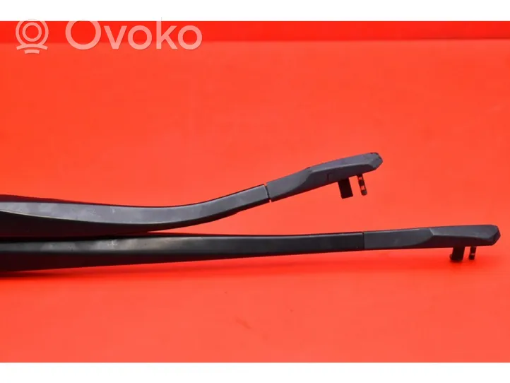 BMW 5 F10 F11 Brazo del limpiaparabrisas delantero 7211261