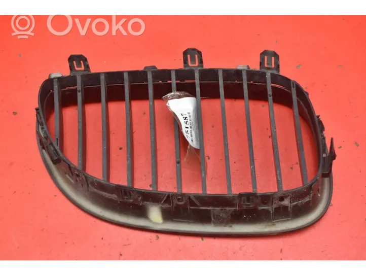 BMW 5 E60 E61 Grille de calandre avant 7027061