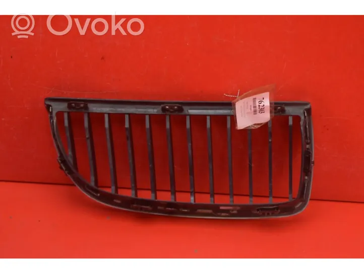 BMW X3 E83 Grille de calandre avant 7120009