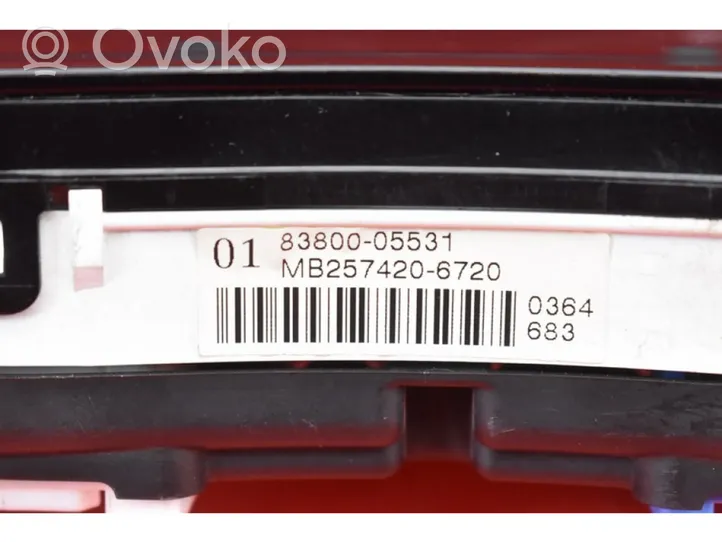 Toyota Avensis Verso Licznik / Prędkościomierz 83800-05531