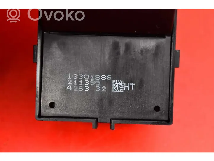 Opel Astra J Electric window control switch 13301886