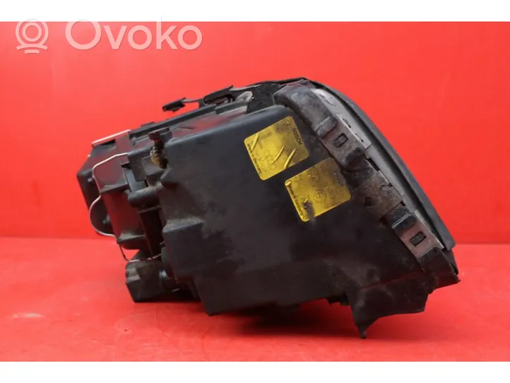 Audi A8 S8 D2 4D Lampa przednia 1305235230