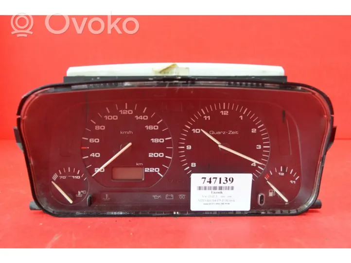 Volkswagen Golf III Geschwindigkeitsmesser Cockpit 87001262