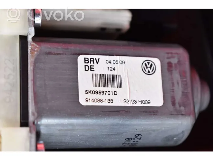Volkswagen Golf V Regulador de puerta delantera con motor 5K0837755G