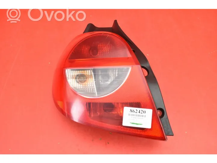 Renault Clio III Luz trasera/de freno 8200459962--H