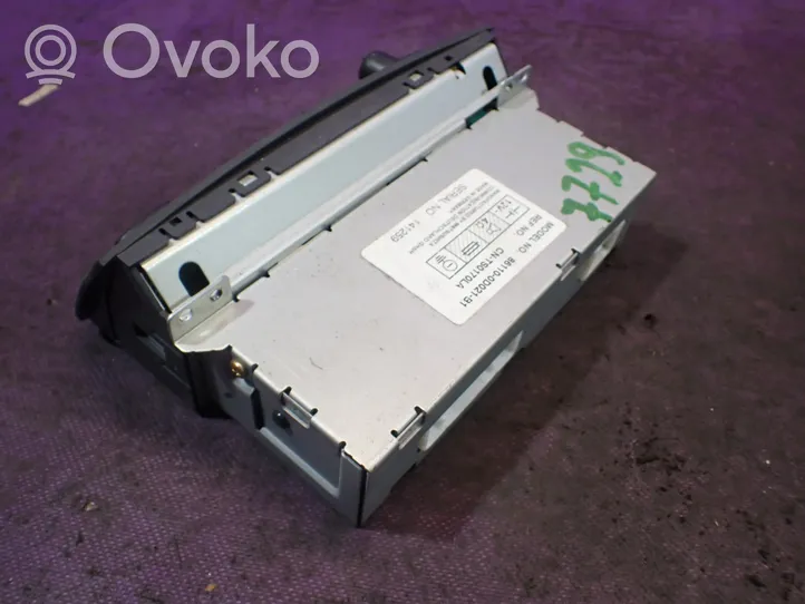 Toyota Yaris Verso Panel / Radioodtwarzacz CD/DVD/GPS 861100D021B1