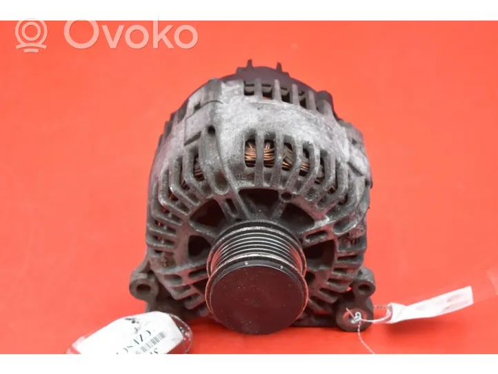 Volkswagen Golf IV Alternador 06F903023C