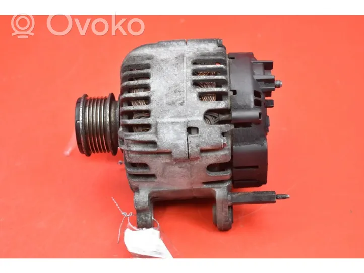 Volkswagen Golf IV Alternador 06F903023C