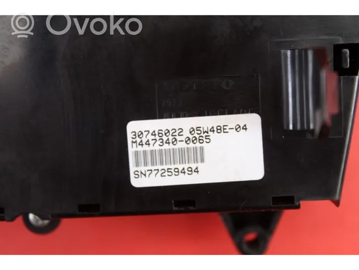 Volvo V70 Ilmastoinnin ohjainlaite 30746022