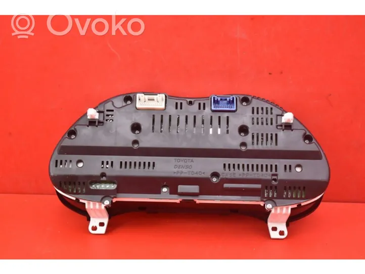 Toyota Avensis Verso Compteur de vitesse tableau de bord 83800-05C00-C