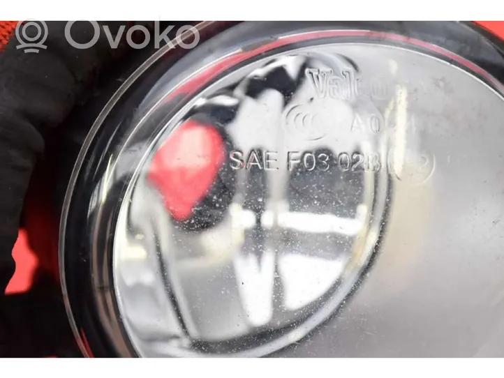 Toyota Avensis Verso Światło przeciwmgłowe przednie 81210-0D041