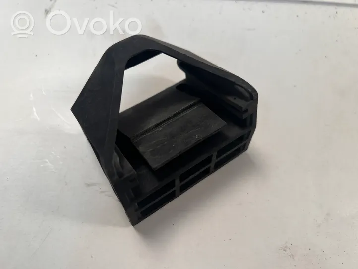 BMW X3 F25 Support, fixation radiateur 