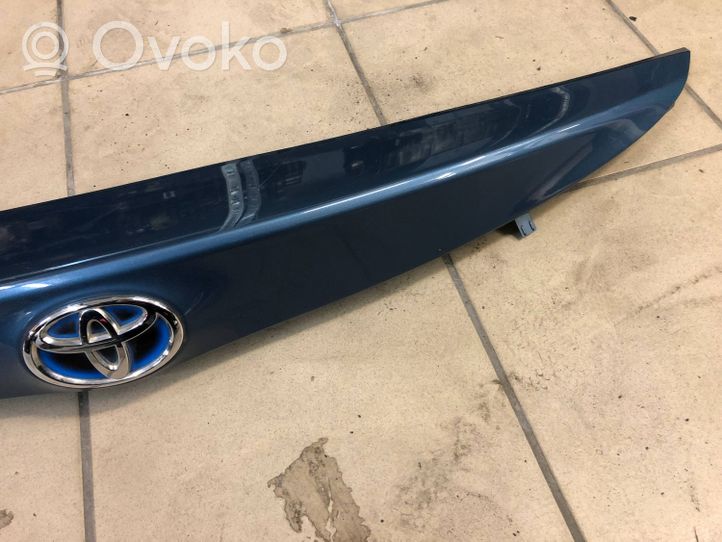 Toyota Auris E180 Takaluukun rekisterikilven valon palkki 76811-02E50