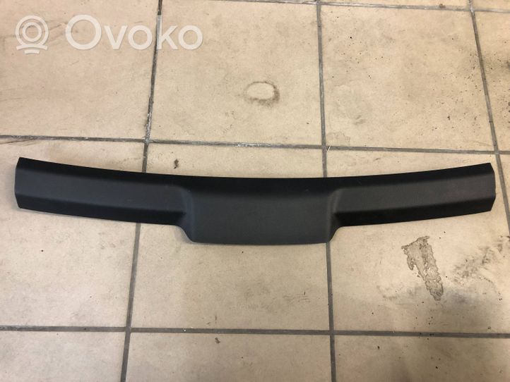 Toyota Auris E180 Rivestimento pannello inferiore del bagagliaio/baule 64790-02080