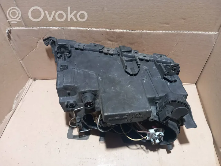 Audi A8 S8 D2 4D Phare frontale 1305235230