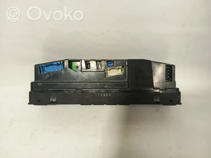 BMW 7 E38 Climate control unit 64116903202