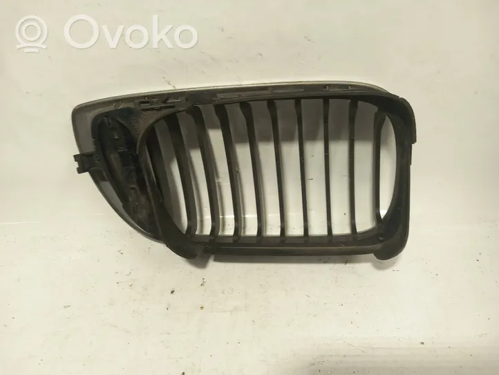 BMW 3 E46 Front grill 70305490