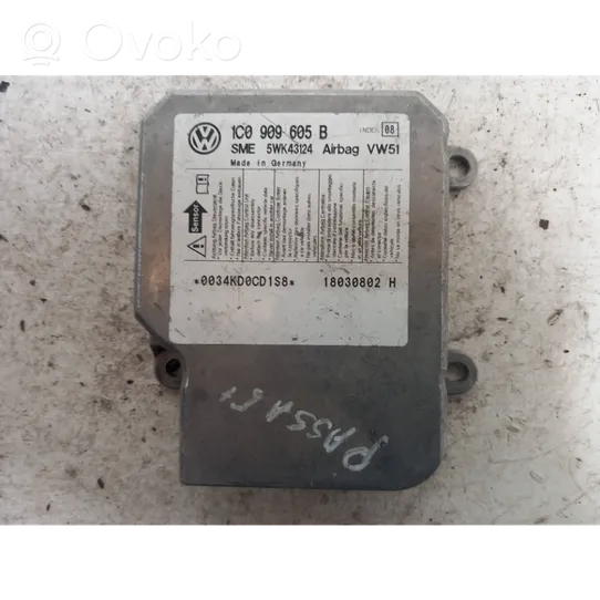 Volkswagen PASSAT B5.5 Sterownik / Moduł Airbag 1C0909605B