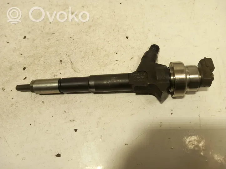 Opel Astra J Injecteur de carburant 55567729