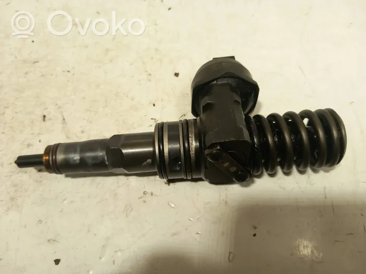 Volkswagen Touran I Injecteur de carburant 038130073ag