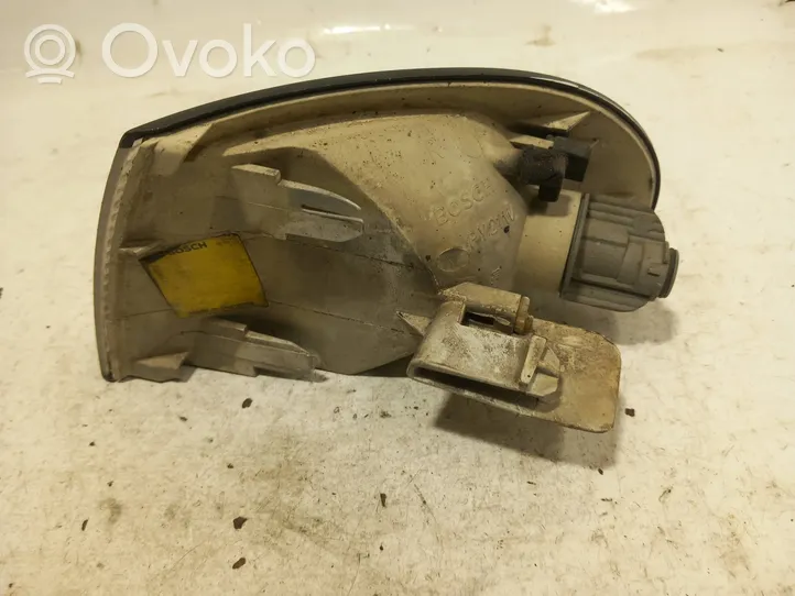 Audi A4 S4 B5 8D Indicatore di direzione anteriore 1315106