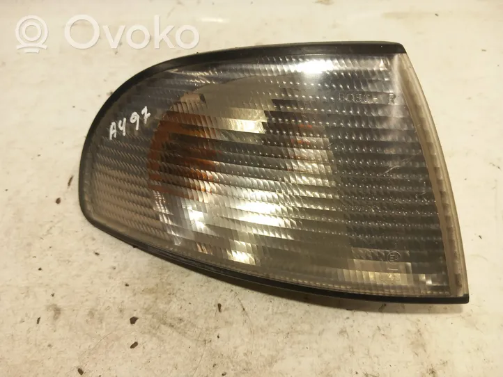 Audi A4 S4 B5 8D Indicatore di direzione anteriore 1315106