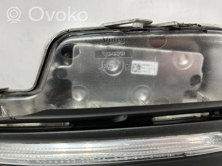 Volvo V60 Lampa przednia 31420238