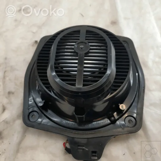 Audi TT TTS Mk2 Takaoven kaiutin 8H0035411B