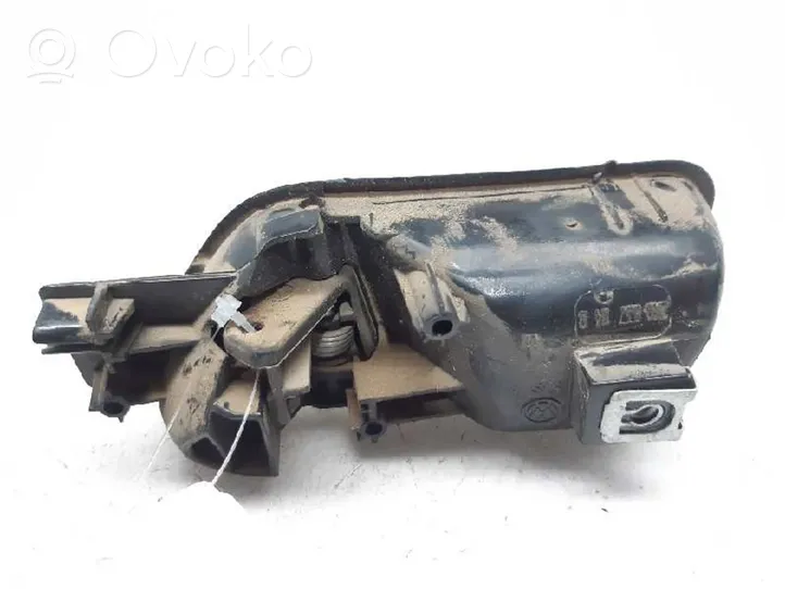 Volkswagen Caddy Klamka wewnętrzna drzwi przednich 2K0837114