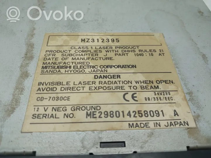 Mitsubishi Montero Unità principale autoradio/CD/DVD/GPS MZ312395