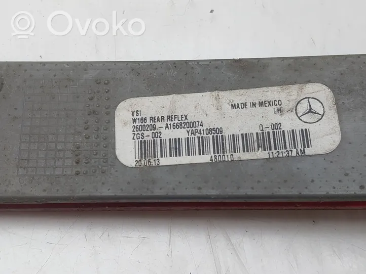 Mercedes-Benz ML W164 Reflector delantero A1668200074