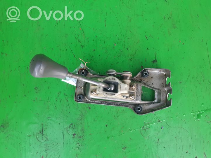 Hyundai Accent Gear selector/shifter in gearbox 