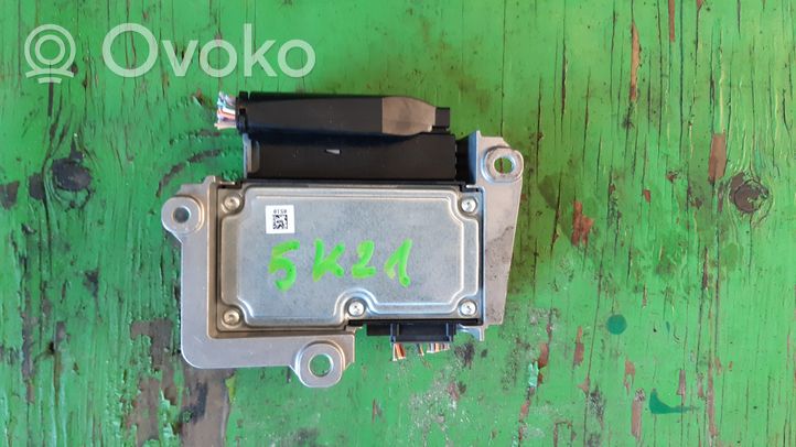 Renault Clio III Module de contrôle airbag 8200563368