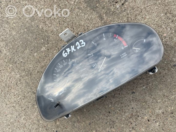 Mitsubishi Carisma Speedometer (instrument cluster) 