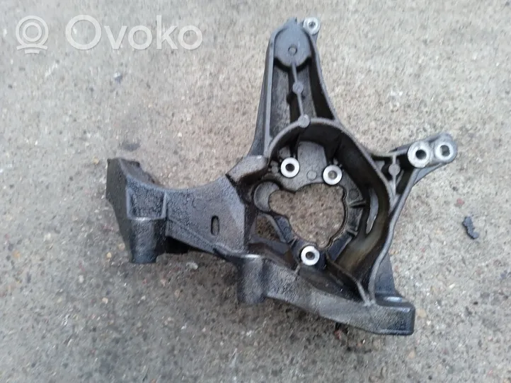 Volvo S40, V40 Support de générateur / alternateur 