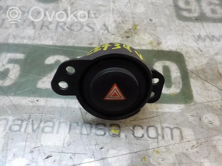 Toyota Aygo AB40 Przycisk świateł awaryjnych 843320H020